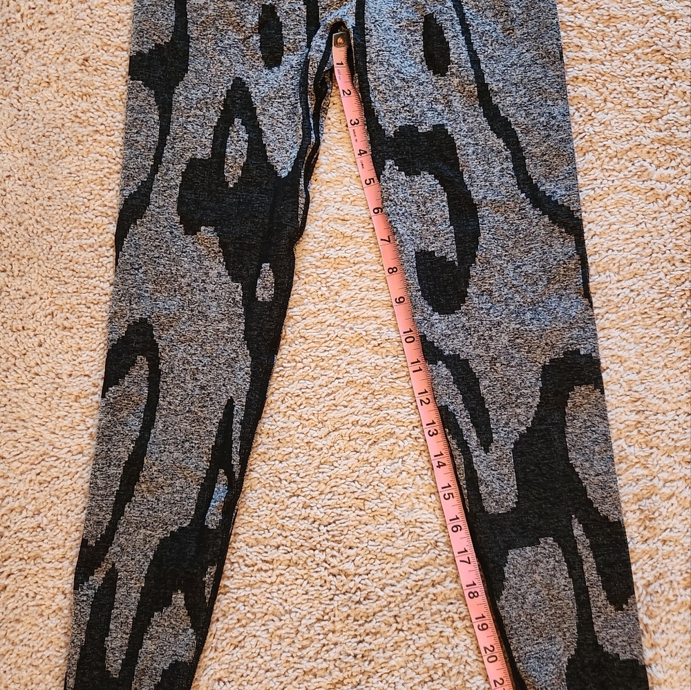 Novah Sport Gray and Black Activewear Set Size Small - Picture 8 of 8